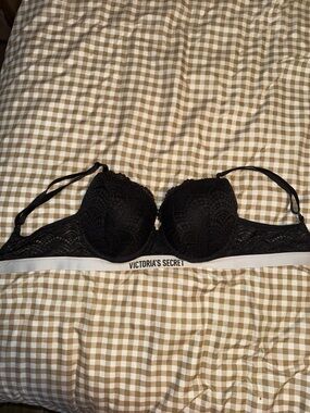Victoria's Secret Black Lace Padded Bra